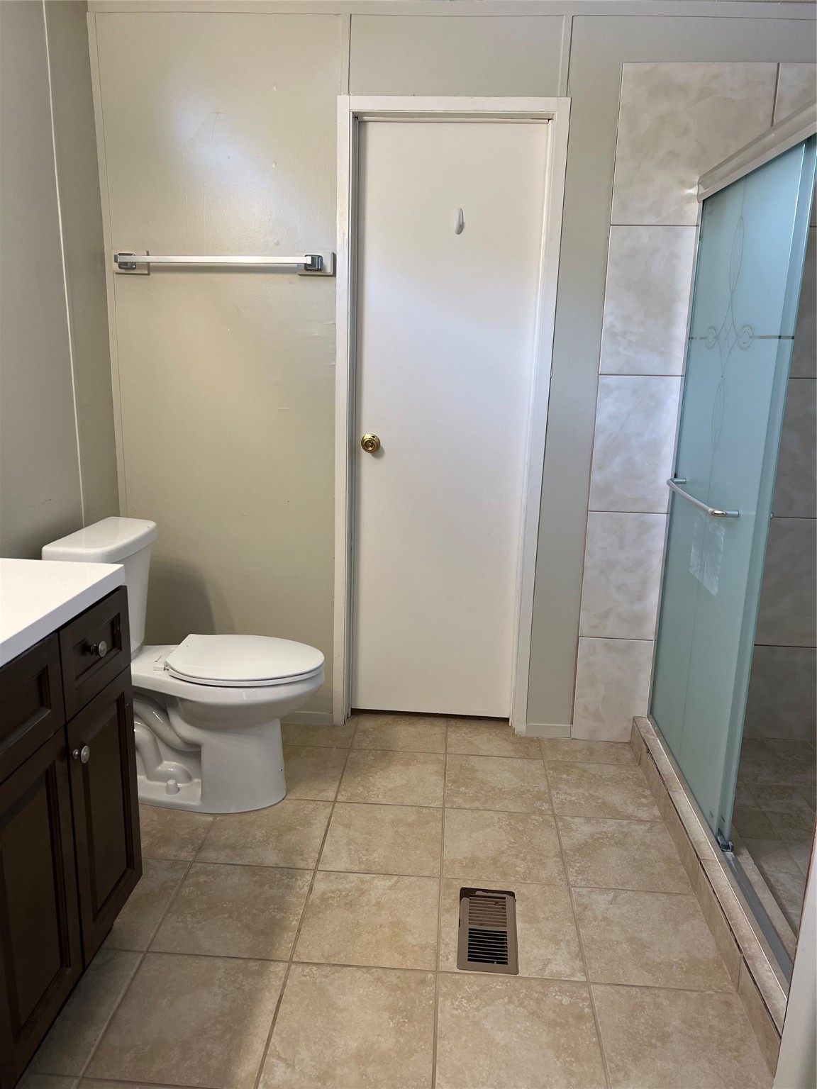 20431 Mountaindale Drive Cypress, TX 77433 - Photo 7 of 17 a bathroom with a toilet a sink and shower