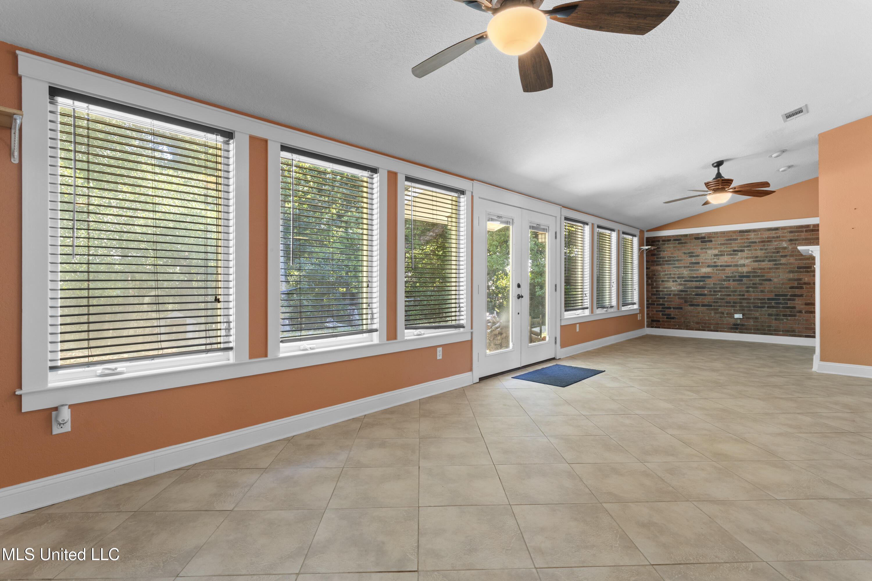 3300 Seabass Road Gautier, MS 39553 - Photo 11 of 36 0011