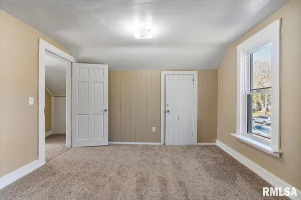$100,000 | 2011 West 2nd Street, Davenport, IA 52802