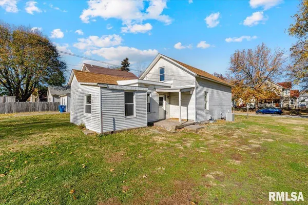 $100,000 | 2011 West 2nd Street, Davenport, IA 52802