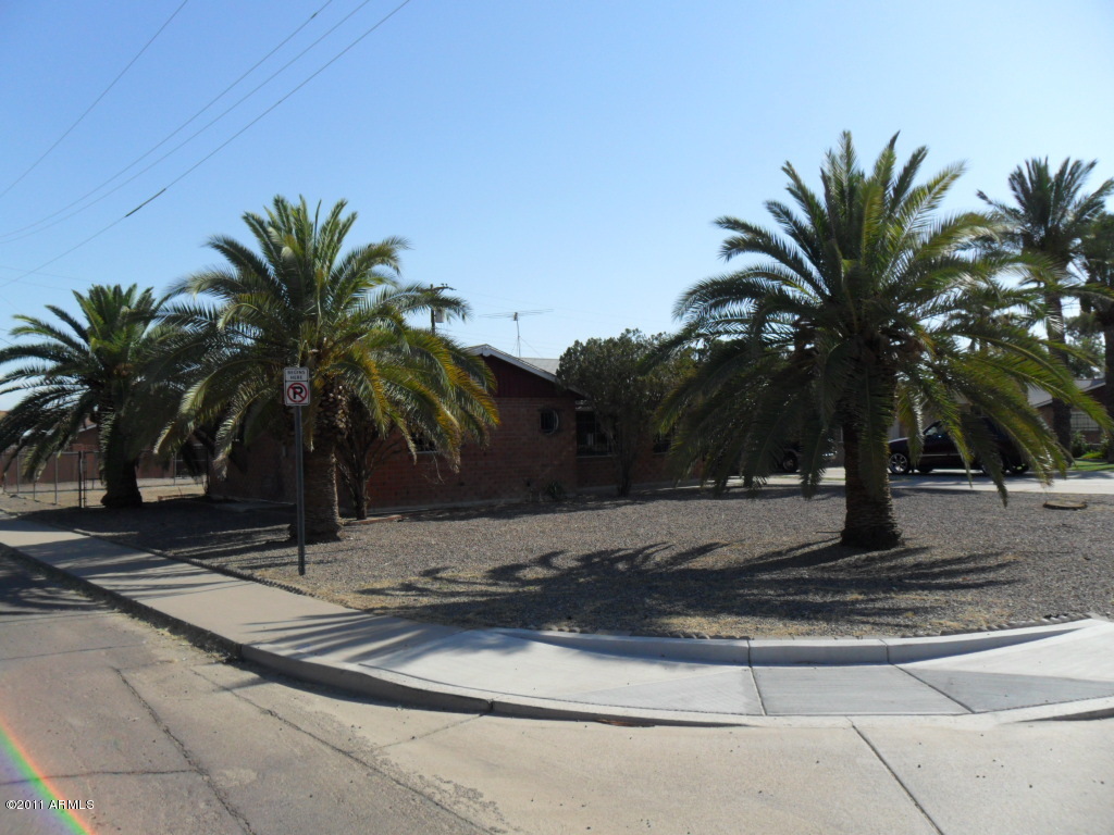 3523 East Granada Road Phoenix, AZ 85008 - Photo 2 of 31 SAM_0952