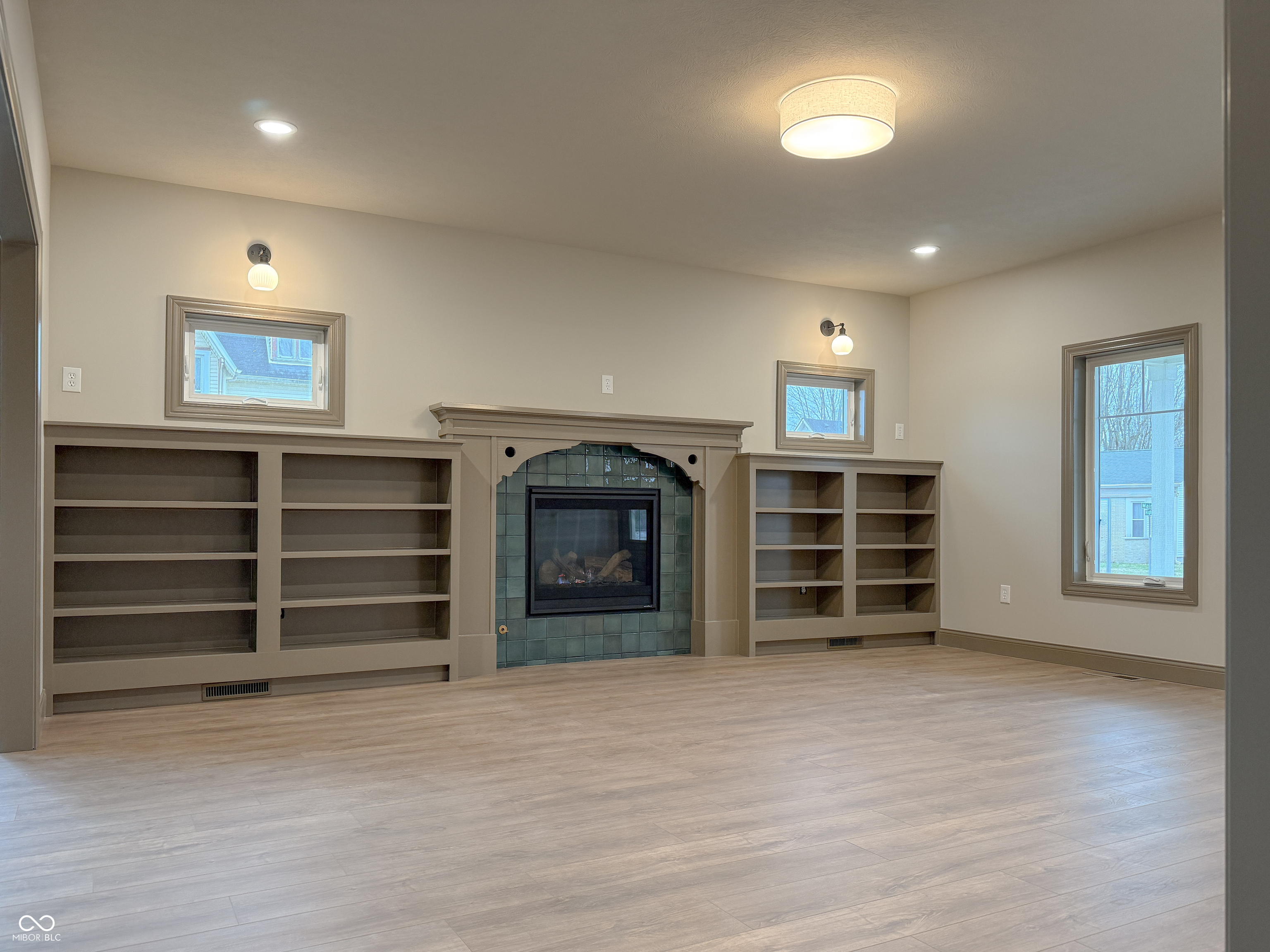 403 Main Street Hope, IN 47246 - Photo 4 of 35