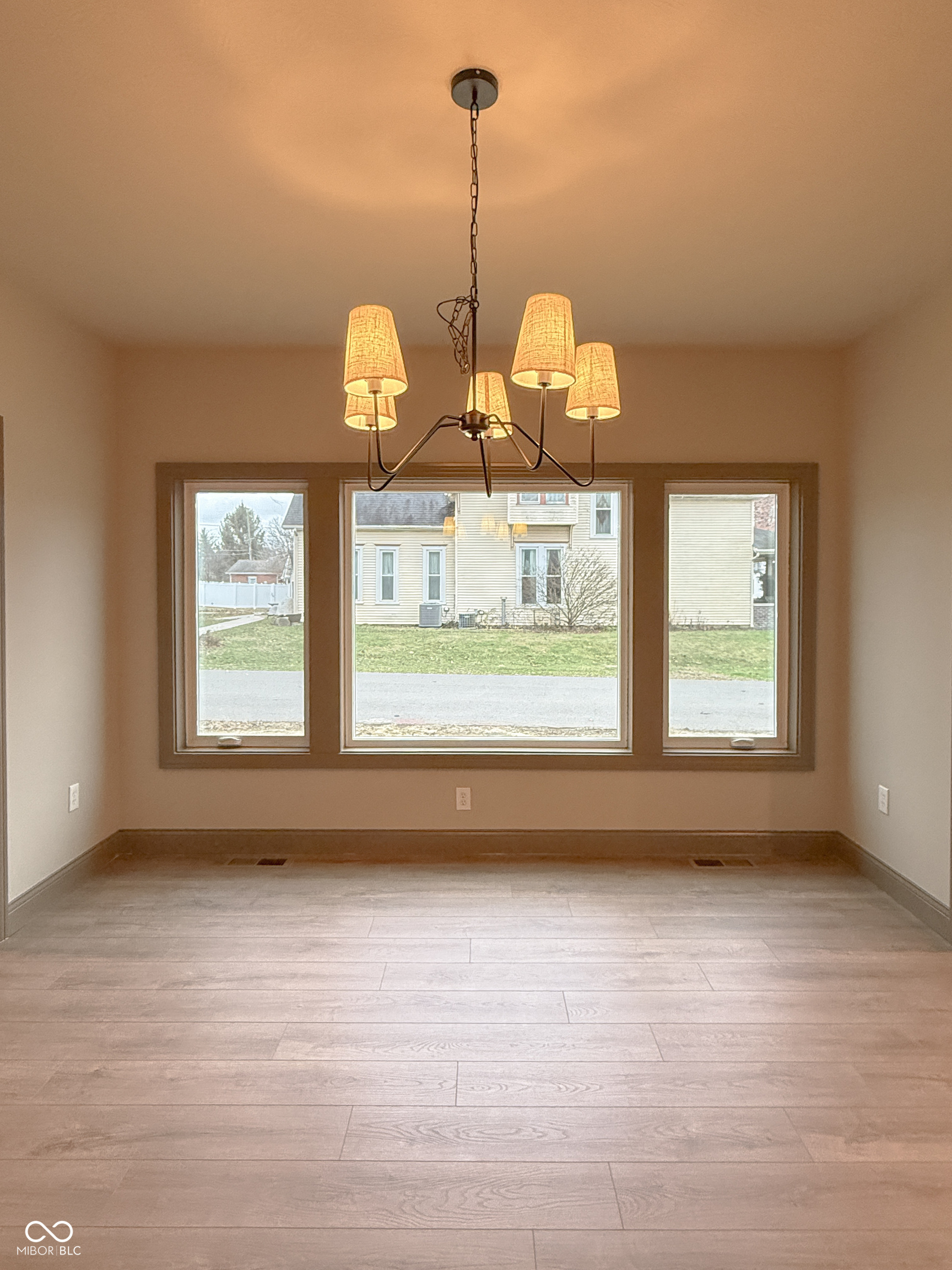 403 Main Street Hope, IN 47246 - Photo 7 of 35