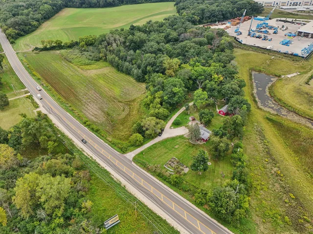 $550,000 | N9607 Highway 83 East Troy Wi 53120, Mukwonago, WI 53149