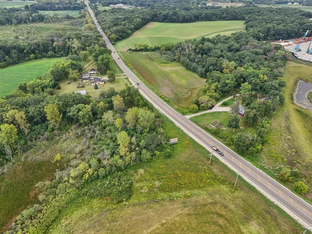 $550,000 | N9607 Highway 83 East Troy Wi 53120, Mukwonago, WI 53149