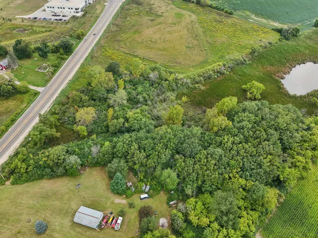 $550,000 | N9607 Highway 83 East Troy Wi 53120, Mukwonago, WI 53149