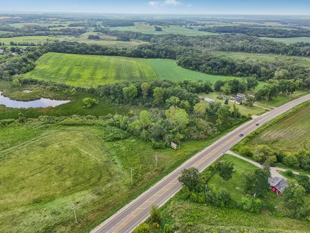 $550,000 | N9607 Highway 83 East Troy Wi 53120, Mukwonago, WI 53149