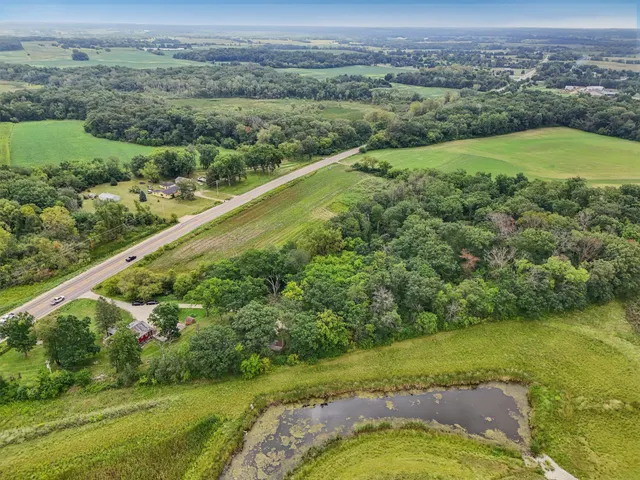 $550,000 | N9607 Highway 83 East Troy Wi 53120, Mukwonago, WI 53149