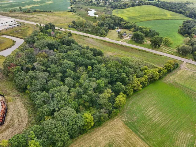 $550,000 | N9607 Highway 83 East Troy Wi 53120, Mukwonago, WI 53149