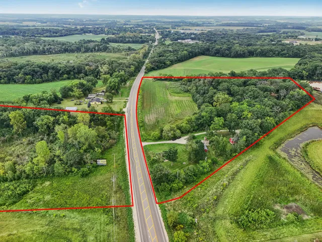 $550,000 | N9607 Highway 83 East Troy Wi 53120, Mukwonago, WI 53149