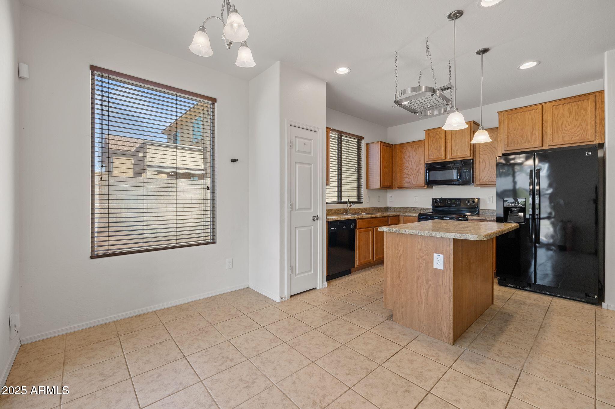 2119 East Phelps Road Phoenix, AZ 85022 - Photo 12 of 42 069-Breakfast Nook