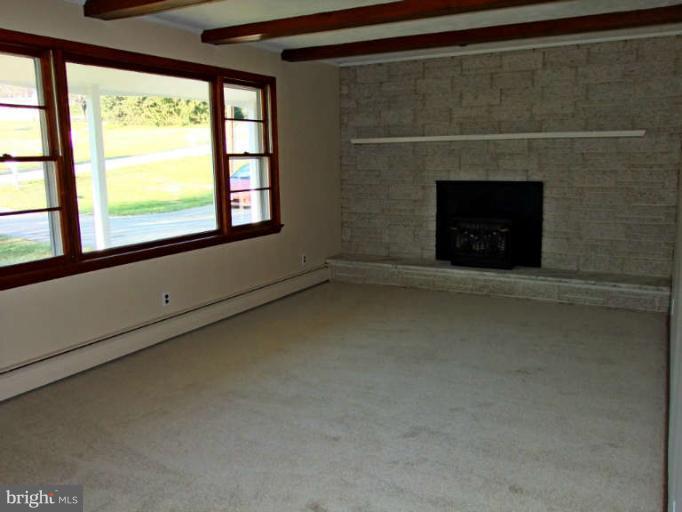 1909 Springhill Lane Hampstead, MD 21074 - Photo 14 of 30 Living Room
