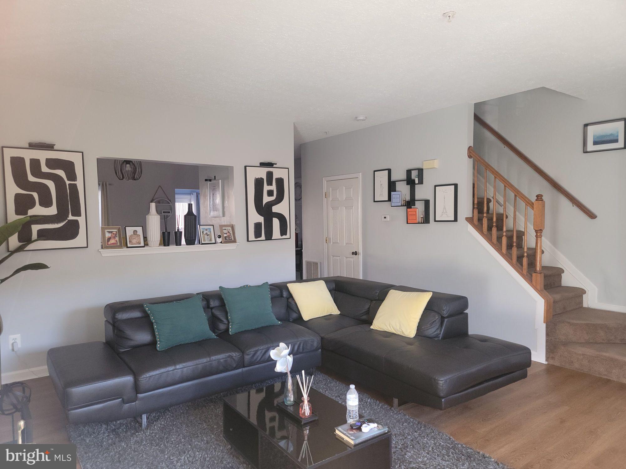 37 Gunfalls Garth Baltimore, MD 21236 - Photo 3 of 64 Living Room