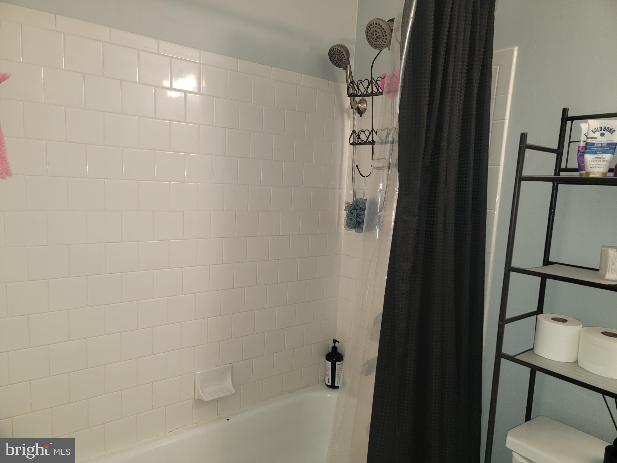 37 Gunfalls Garth Baltimore, MD 21236 - Photo 32 of 64 Family Bath