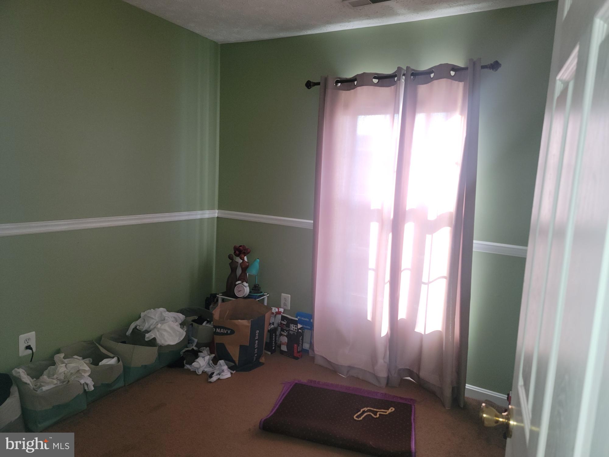 37 Gunfalls Garth Baltimore, MD 21236 - Photo 40 of 64 3rd Bedroom