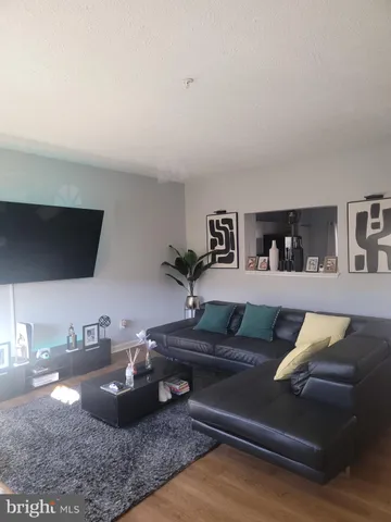 $375,000 | 37 Gunfalls Garth, Baltimore, MD 21236