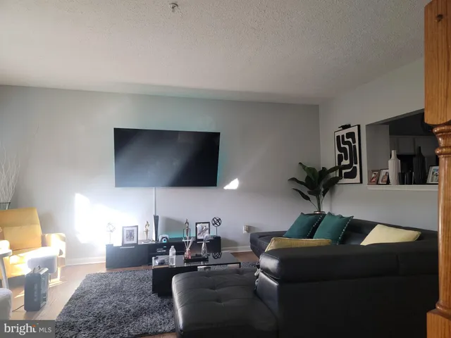 $375,000 | 37 Gunfalls Garth, Baltimore, MD 21236