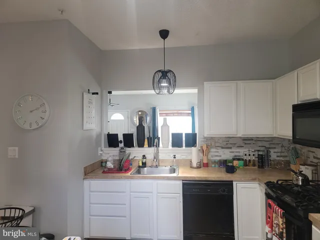 $375,000 | 37 Gunfalls Garth, Baltimore, MD 21236