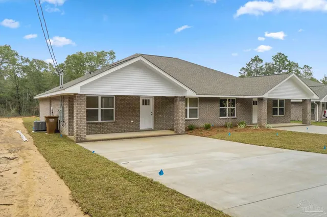 $475,000 | 6876-6878 Trailride North, Milton, FL 32570