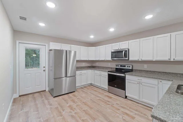 $475,000 | 6876-6878 Trailride North, Milton, FL 32570