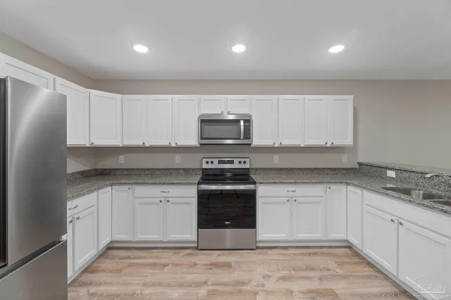 $475,000 | 6876-6878 Trailride North, Milton, FL 32570