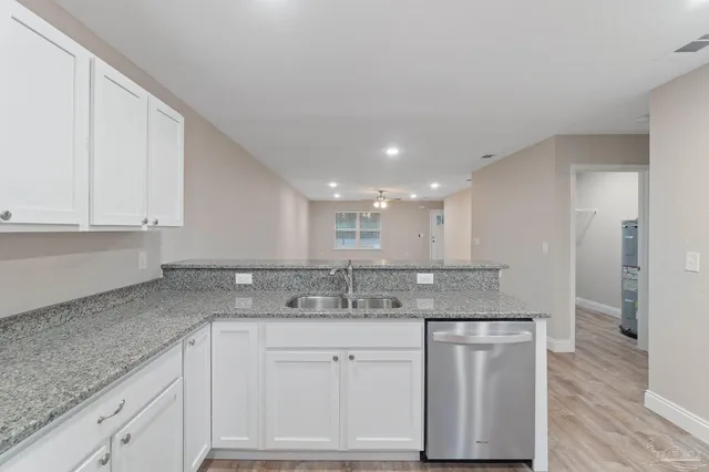 $475,000 | 6876-6878 Trailride North, Milton, FL 32570