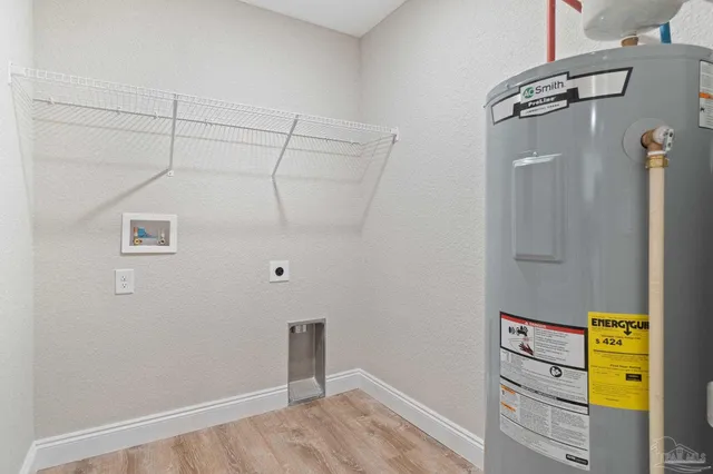 $475,000 | 6876-6878 Trailride North, Milton, FL 32570