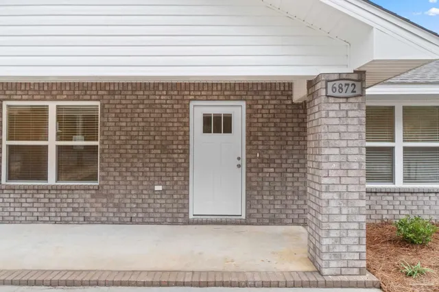 $475,000 | 6876-6878 Trailride North, Milton, FL 32570