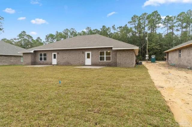 $475,000 | 6876-6878 Trailride North, Milton, FL 32570
