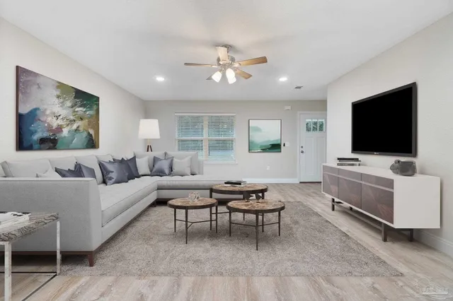 $475,000 | 6876-6878 Trailride North, Milton, FL 32570