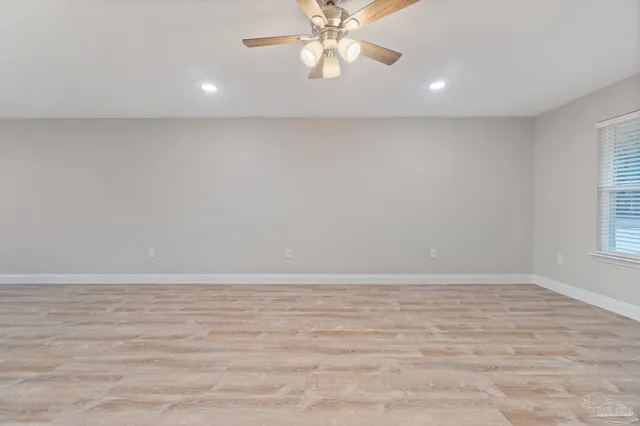 $475,000 | 6876-6878 Trailride North, Milton, FL 32570