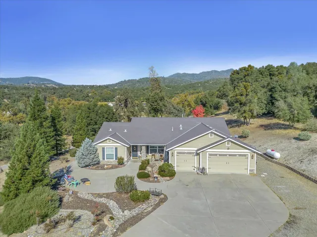 $565,000 | 46347 Opah Drive, Ahwahnee, CA 93601
