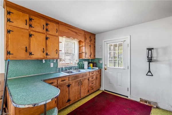 $105,000 | 900 West Monroe Street, Mayodan, NC 27027