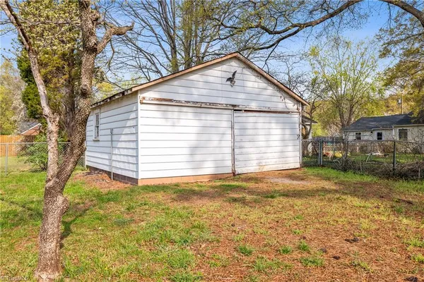 $105,000 | 900 West Monroe Street, Mayodan, NC 27027