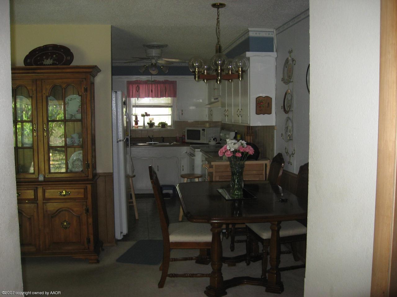 203 Appaloosa Road Amarillo, TX 79108 - Photo 3 of 11 kitchen/dining