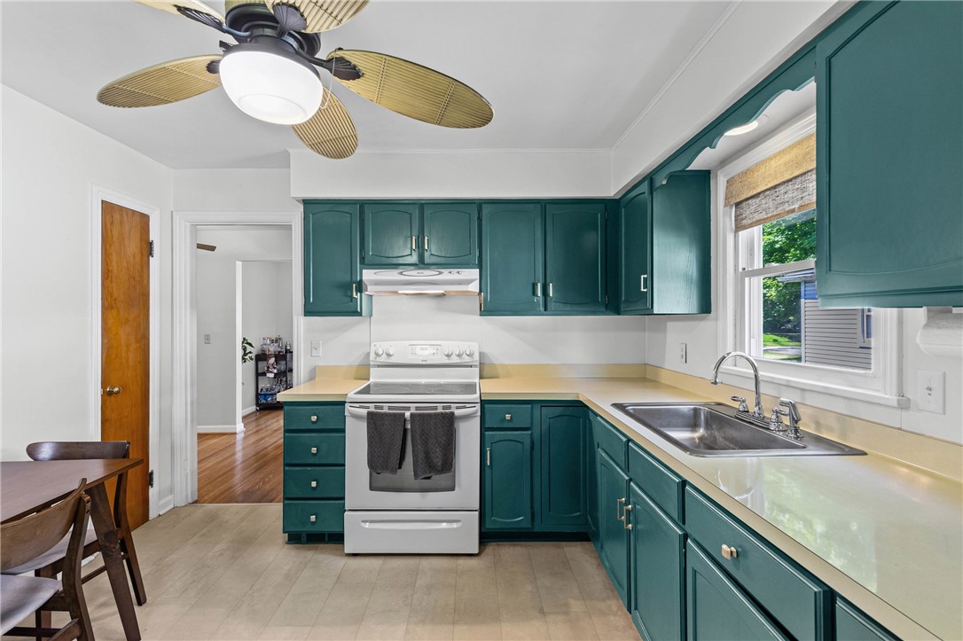 294 Hurstbourne Road Irondequoit, NY 14609 - Photo 10 of 39