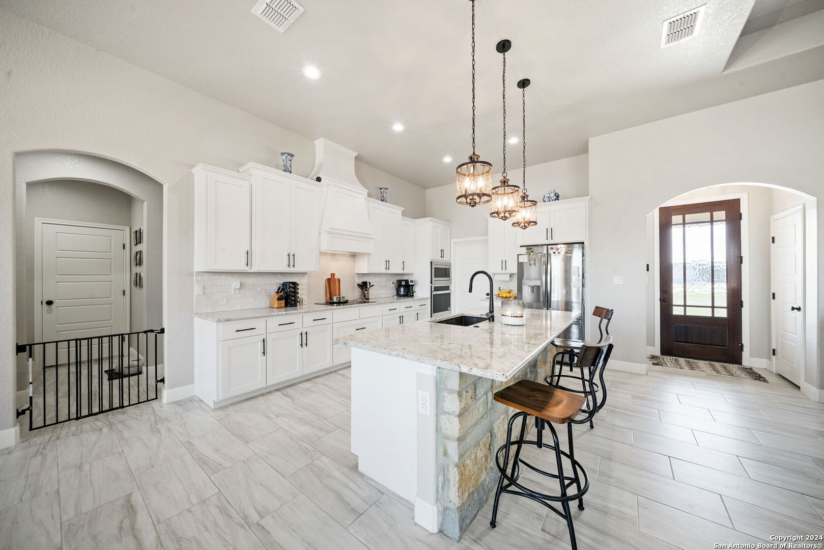 108 Settlement Pass La Vernia, TX 78121 - Photo 11 of 34