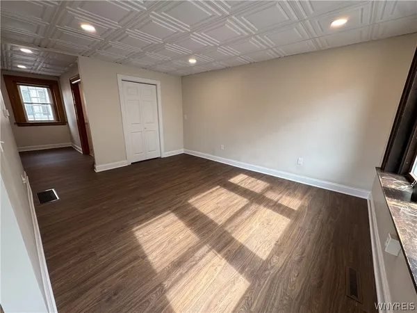 $1,300 | 85 Humboldt Parkway, Unit B, Buffalo, NY 14214