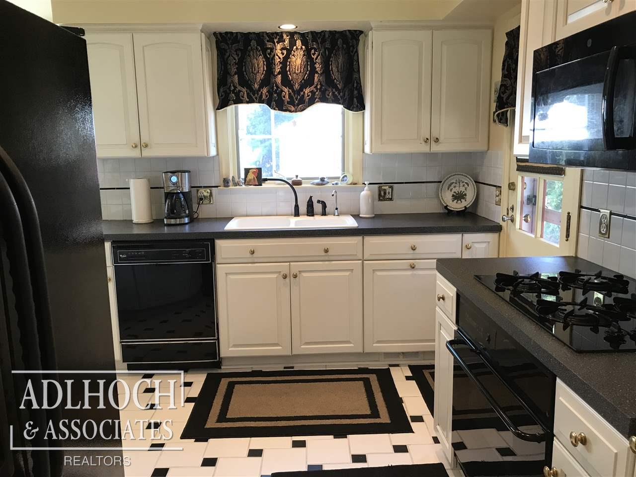 734 Pemberton Road Grosse Pointe Park, MI 48230 - Photo 10 of 23