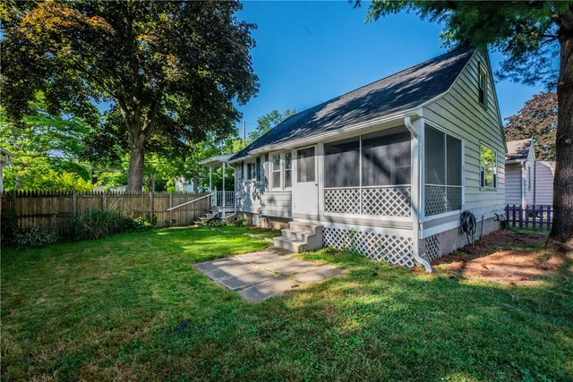 $1,900 | 202 River Meadow Drive, Henrietta, NY 14623