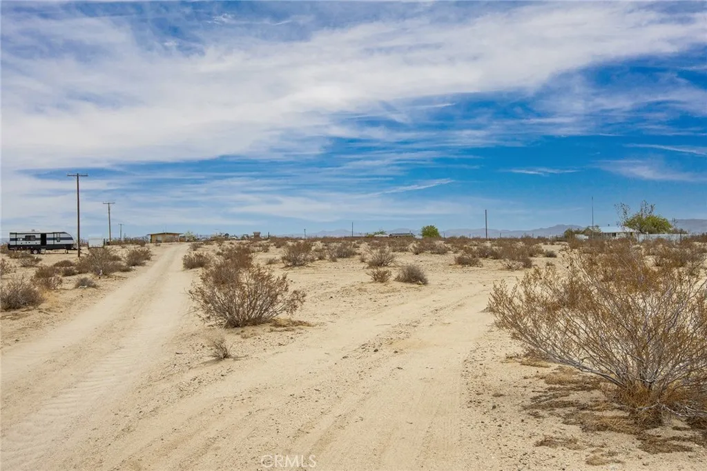 64700 Sunshine Joshua Tree, CA 92252 - Photo 5 of 13 a view of ocean view with wooden fence
