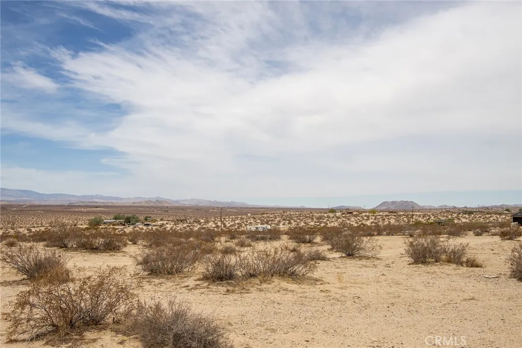 64700 Sunshine Joshua Tree, CA 92252 - Photo 9 of 13 a view of lake view and mountain