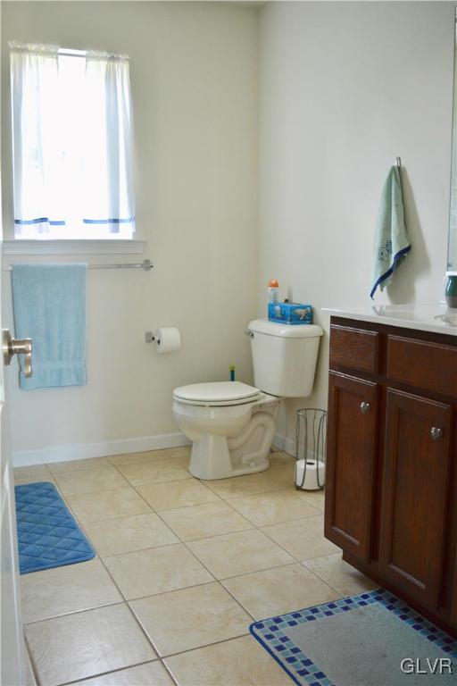 146 Fox Ridge Nazareth, PA 18064 - Photo 22 of 24 a bathroom with a toilet and a sink