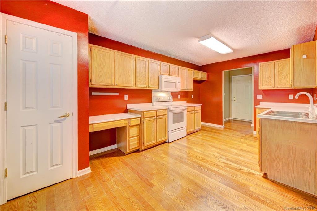 107 Shade Tree Circle Fort Mill, SC 29715 - Photo 4 of 16 Gallery Image 4