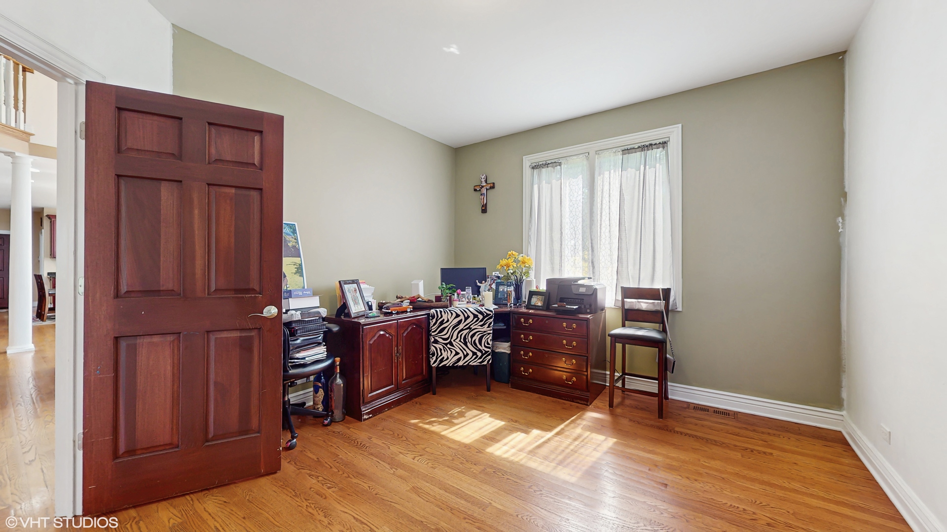 17040 Cheyenne Court Lockport, IL 60441 - Photo 20 of 47 a livingroom with workspace and a window