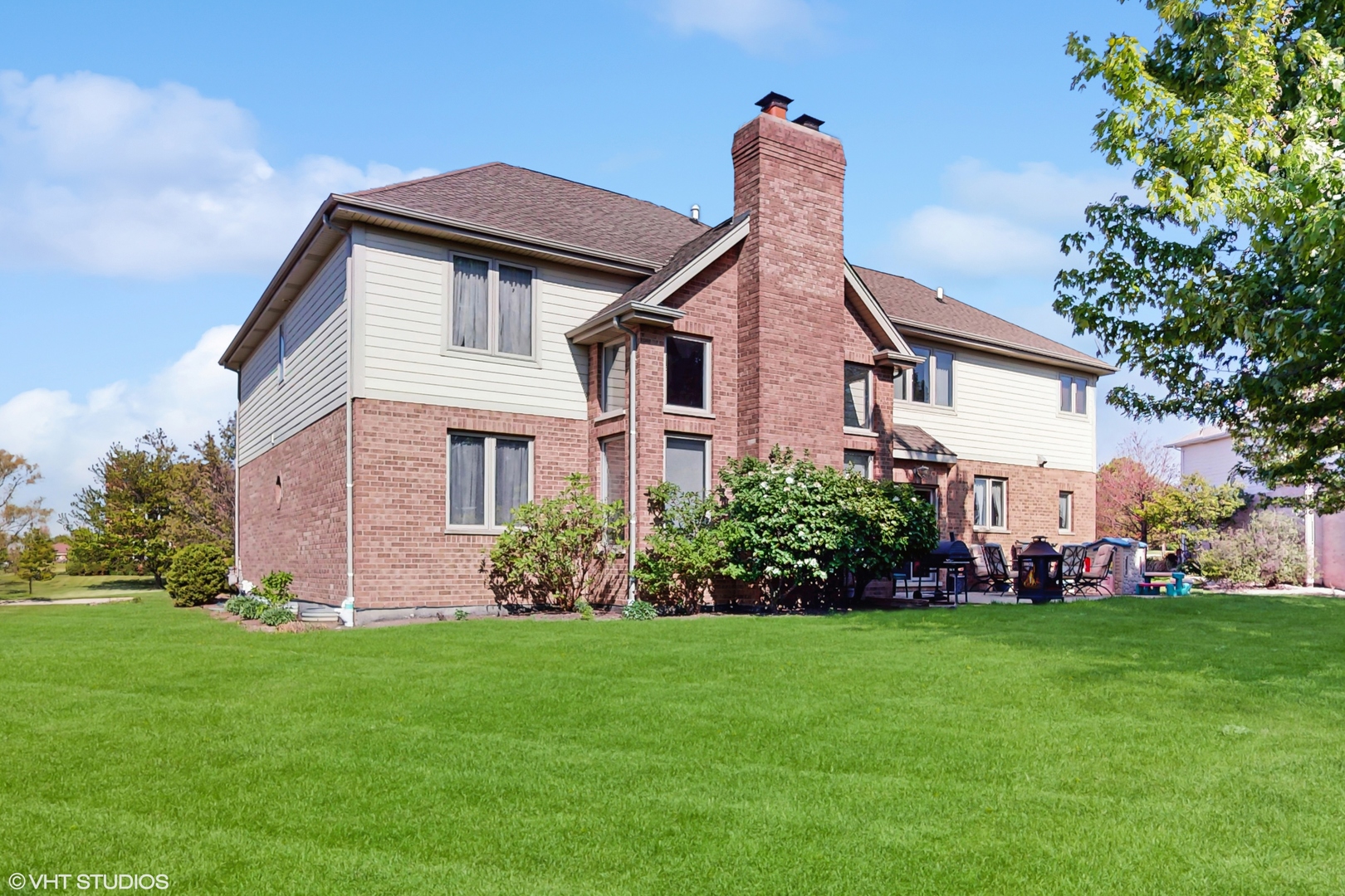 17040 Cheyenne Court Lockport, IL 60441 - Photo 4 of 47 a front view of house with garden
