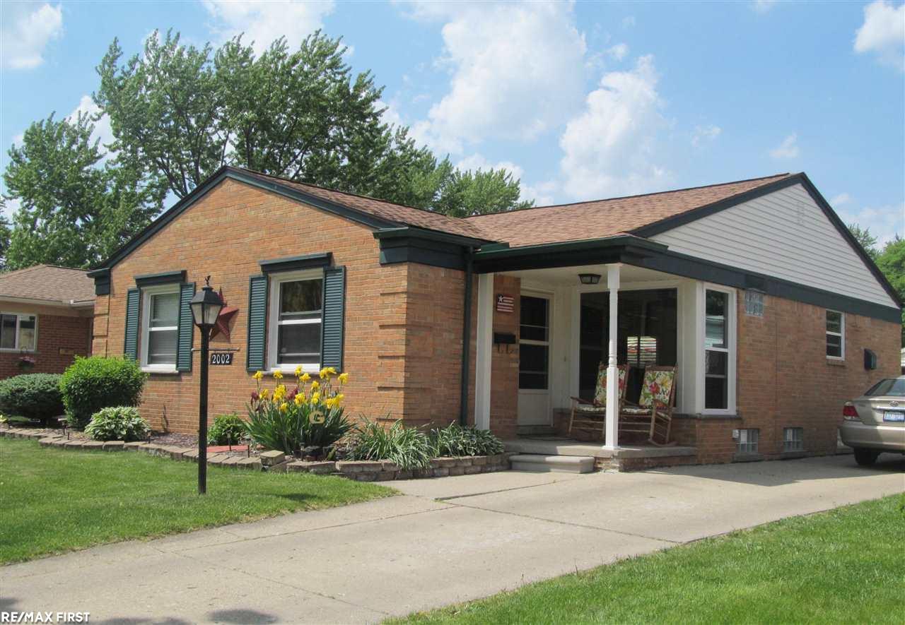 2002 Massoit Road Royal Oak, MI 48073 - Photo 1 of 24 31292152.JPG