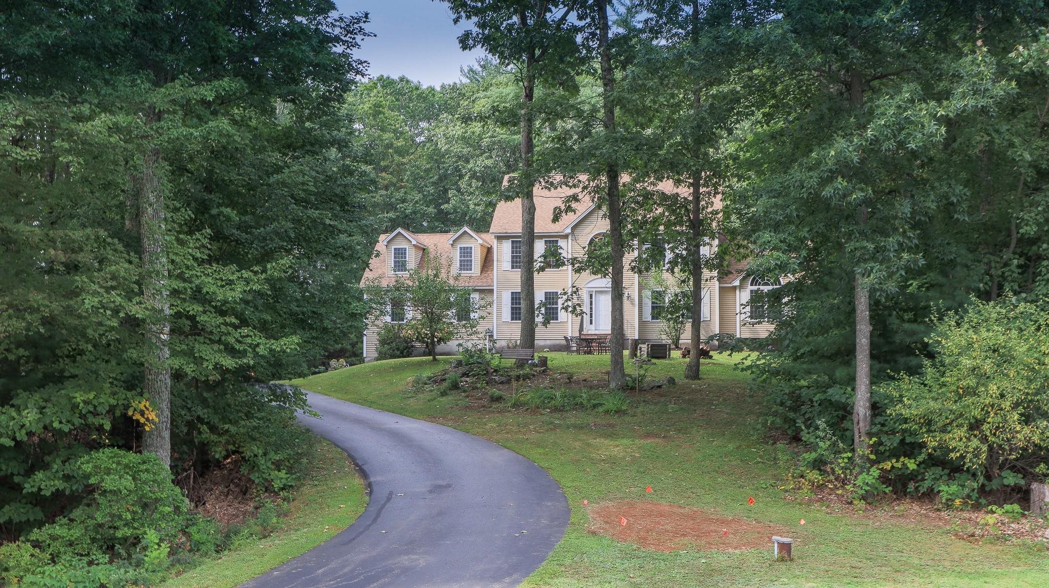 62 Mitchell Pond Road Windham, NH 03087 - Photo 4 of 40