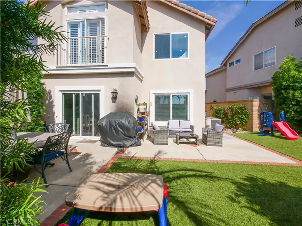 $1,075,000 | 1064 East Moreno Way, Placentia, CA 92870