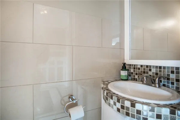 $245,000 | 95 Aldrich Place, Buffalo, NY 14220